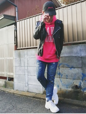 「Johnbull Private labo（ジョンブルプライベートラボ）のアイテム（パーカー）」を使った、KAZUYAさん（メンズ・172cm）の春コーディネート