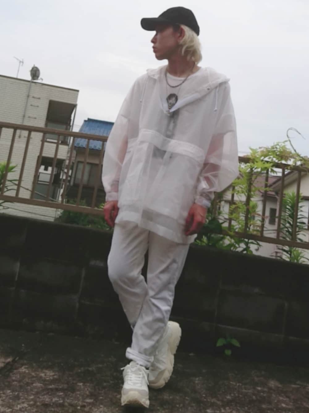 「相互フォロー、いいね、save、フォローお願いします🤑、オーバーサイズ、ビッグシルエット、おしゃれさんと繋がりたい、夏だ！Tシャツ着よう！、モノトーンコーデ、休日スタイル、キャップ、スニーカー」｜「HAREのアイテム（パーカー、その他）」を使った、KAZUYAさん（メンズ・172cm）の夏コーディネートの1枚目の写真