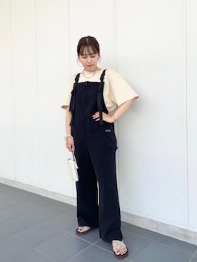 「Tシャツ/カットソー」｜「アイテム（サロペット/オーバーオール）」を使った、岩本　実紗さん（レディース・158cm）の夏コーディネート