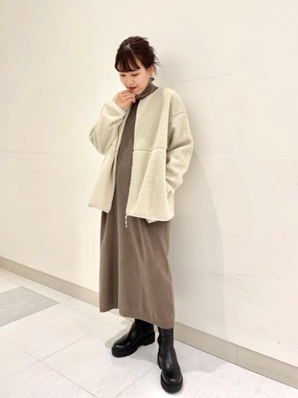 「ワンピース、トレンド、リラックス、シューズ、フェミニン、RECOMMEND  ITEM STYLING、あうたー」｜「BEAUTY&YOUTH UNITED ARROWSのBY レザーミドル サイドゴアブーツ ∴（ブーツ、ブラック系）」を使った、岩本　実紗さん（レディース・158cm）の秋コーディネートの1枚目の写真