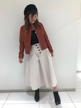 「アイボリー」｜「アイテム（ライダースジャケット）」を使った、Yukiさん（レディース・159cm）の冬コーディネート