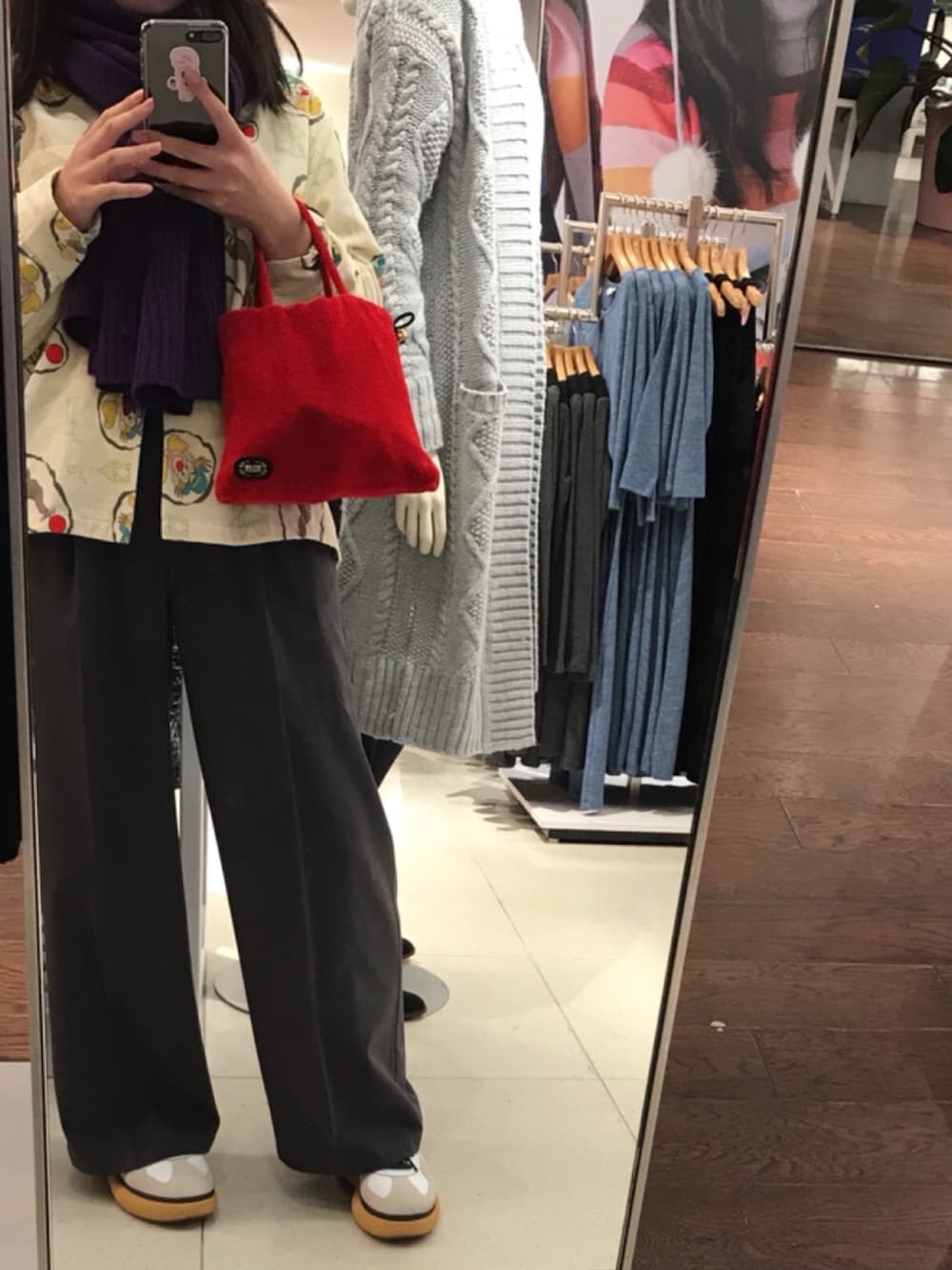 「Ray BEAMSのRay BEAMS / ワイド ストレート パンツ（その他パンツ、グレー系）」を使った、►rie◄さん（レディース・155cm）の秋コーディネートの1枚目の写真
