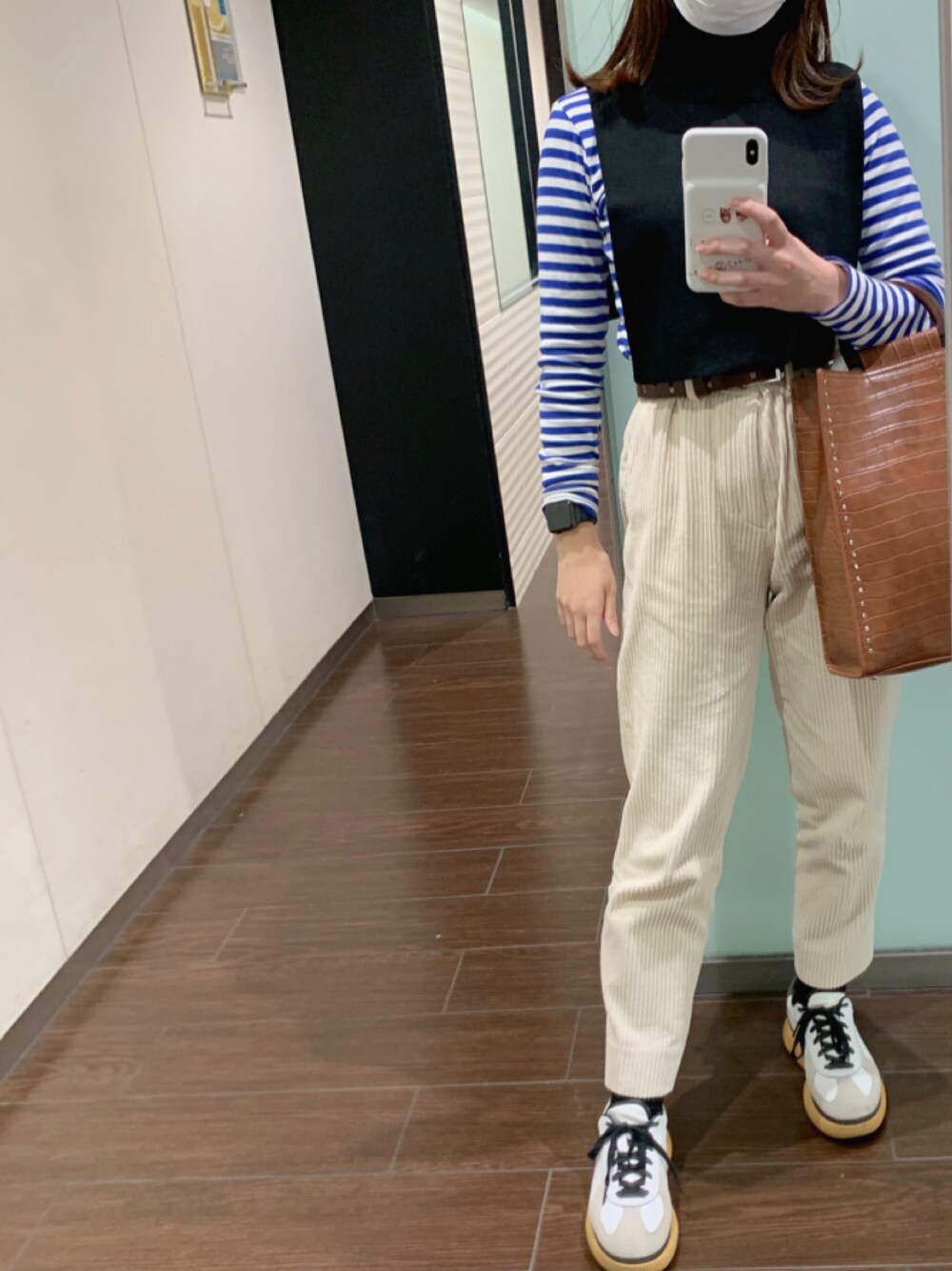 「BEAMS BOYのアイテム（Tシャツ/カットソー、ブルー系）」を使った、►rie◄さん（レディース・155cm）の秋コーディネートの1枚目の写真