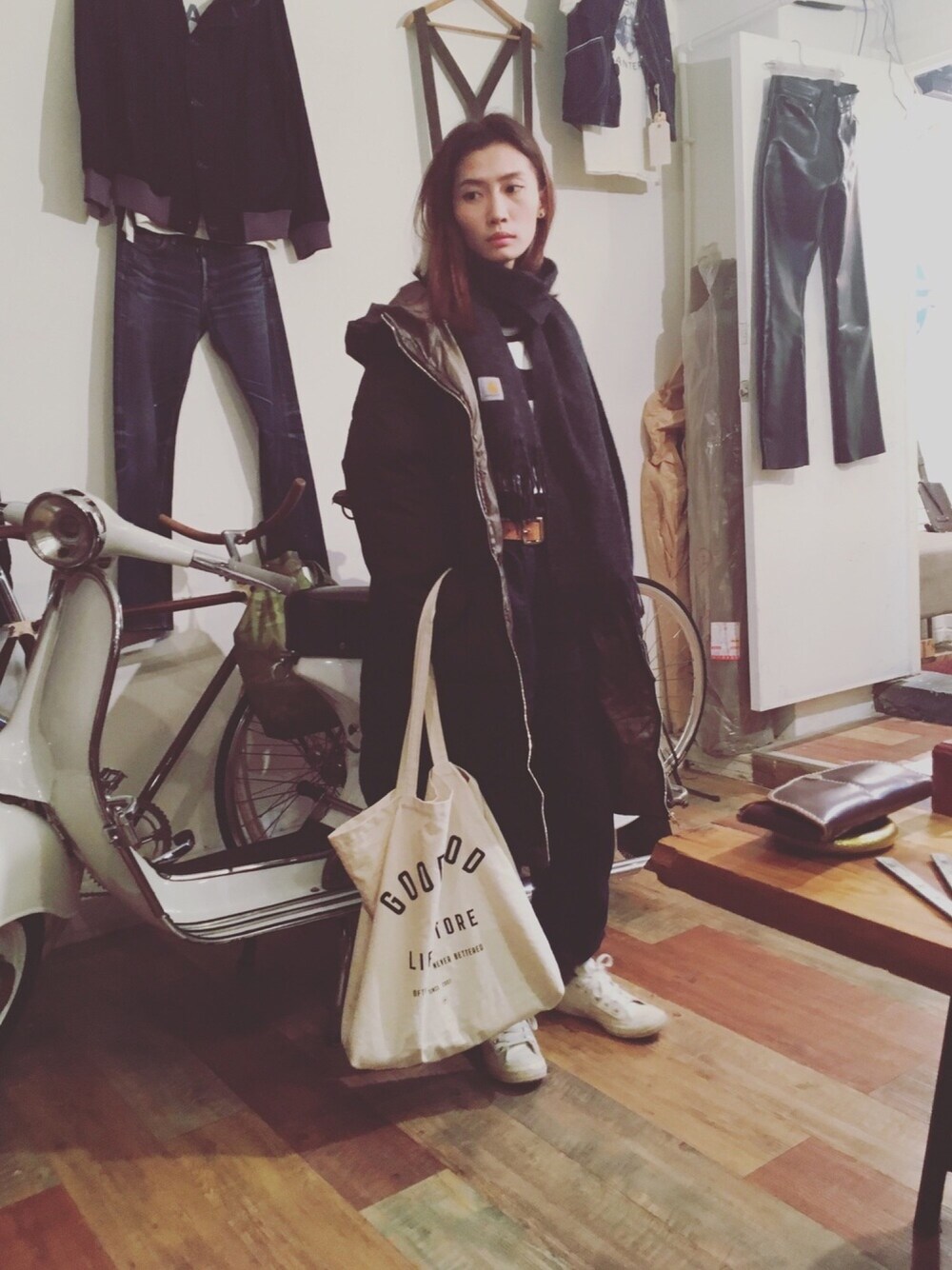 「ootd、outfit、casual、stripe、selectshop、Taiwan、black and white、sneakers、carhartt、ZARA」｜「goodhoodのアイテム（バッグ、ホワイト系）」を使った、陳泛亭さん（レディース・158cm）の冬コーディネートの1枚目の写真