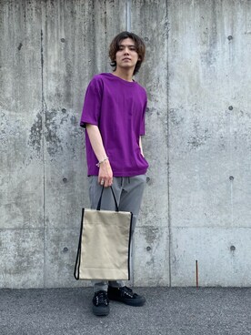 トートバッグを使った 紫コーデ のメンズ人気ファッションコーディネート Wear