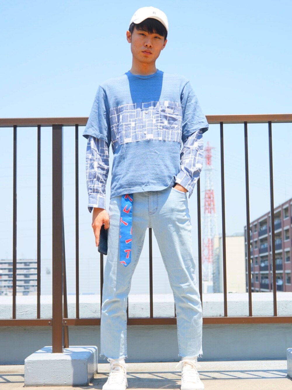 「シンプル、休日スタイル、スニーカー、夏、コンバース、ロングベルト、キャップ、ワントーンコーデ、ootd」｜「CONVERSEのALL STAR WHITEPLUS HI/オールスター　ホワイトプラス　HI（スニーカー、ホワイト系）」を使った、Mikinori さん（メンズ・175cm）の春コーディネートの1枚目の写真