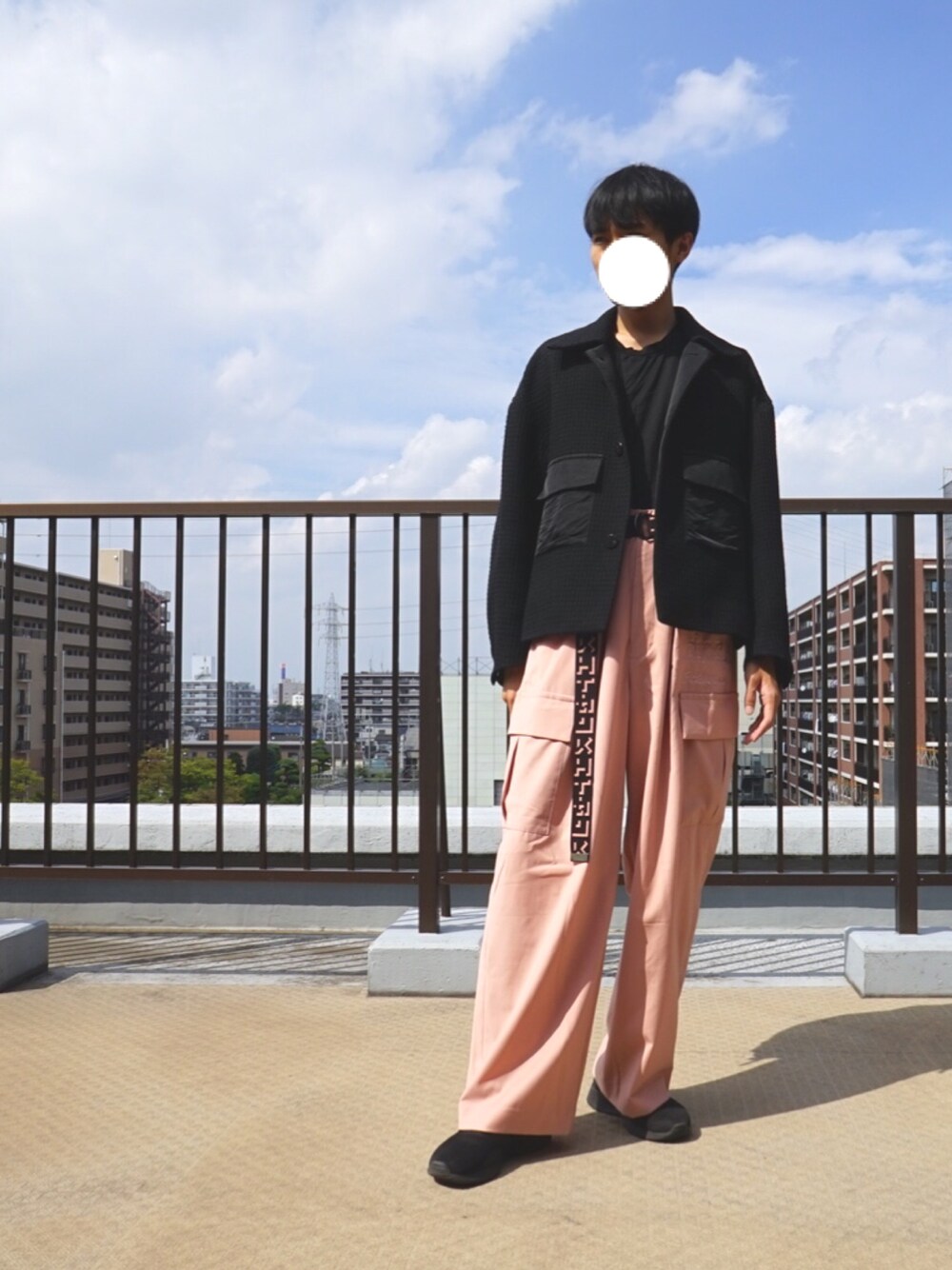 「冬コーデ、黒、ピンク、ブラックコーデ、ワイドパンツ、ナイキ、ビックシルエット、ETHOSENS」｜「NIKEのNIKE / KAISHI NS【SP】（スニーカー、ブラック系）」を使った、Mikinori さん（メンズ・175cm）の秋コーディネートの1枚目の写真
