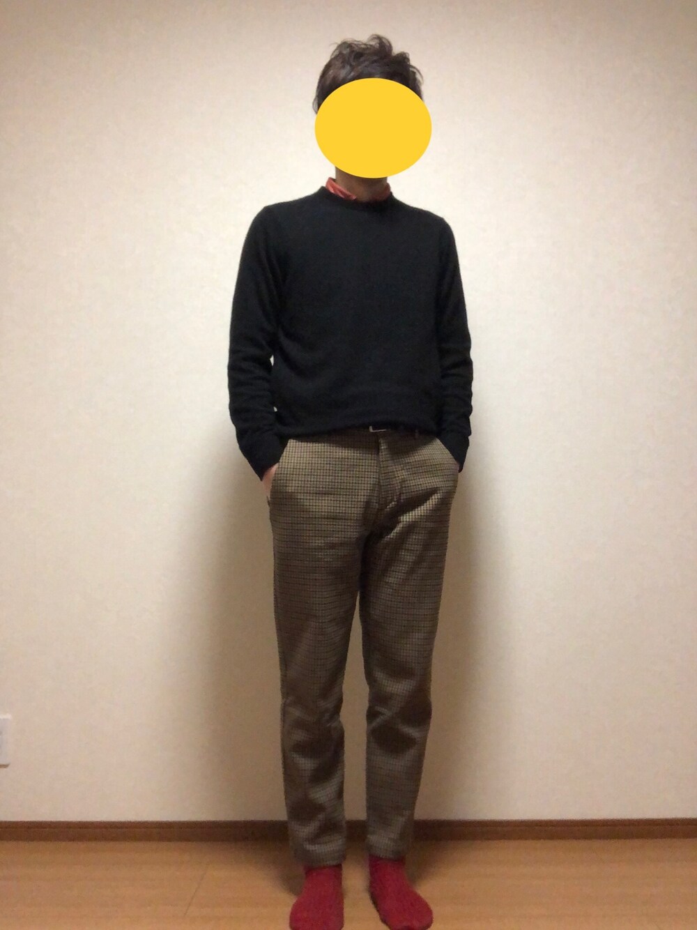 「防寒コーデ、一応ビジネススタイル、ユニクロカシミヤ、ウォームパンツ、ユニクロ、アーバンリサーチ、チャオパニックティピー(CIAOPANIC TYPY)、靴下屋、おしゃれさんと繋がりたい」｜「CIAOPANIC TYPYのアイテム（パンツ、その他）」を使った、オサムさん（メンズ・176cm）の冬コーディネートの1枚目の写真