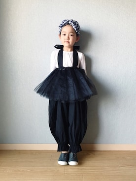 「ブラック×ホワイト」｜「アイテム（オールインワン・サロペット）」を使った、riccarinさん（キッズ・110cm）の春コーディネート