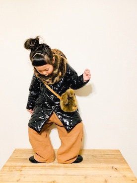 「スヌード」｜「アイテム（スニーカー）」を使った、riccarinさん（キッズ・133cm）の冬コーディネート