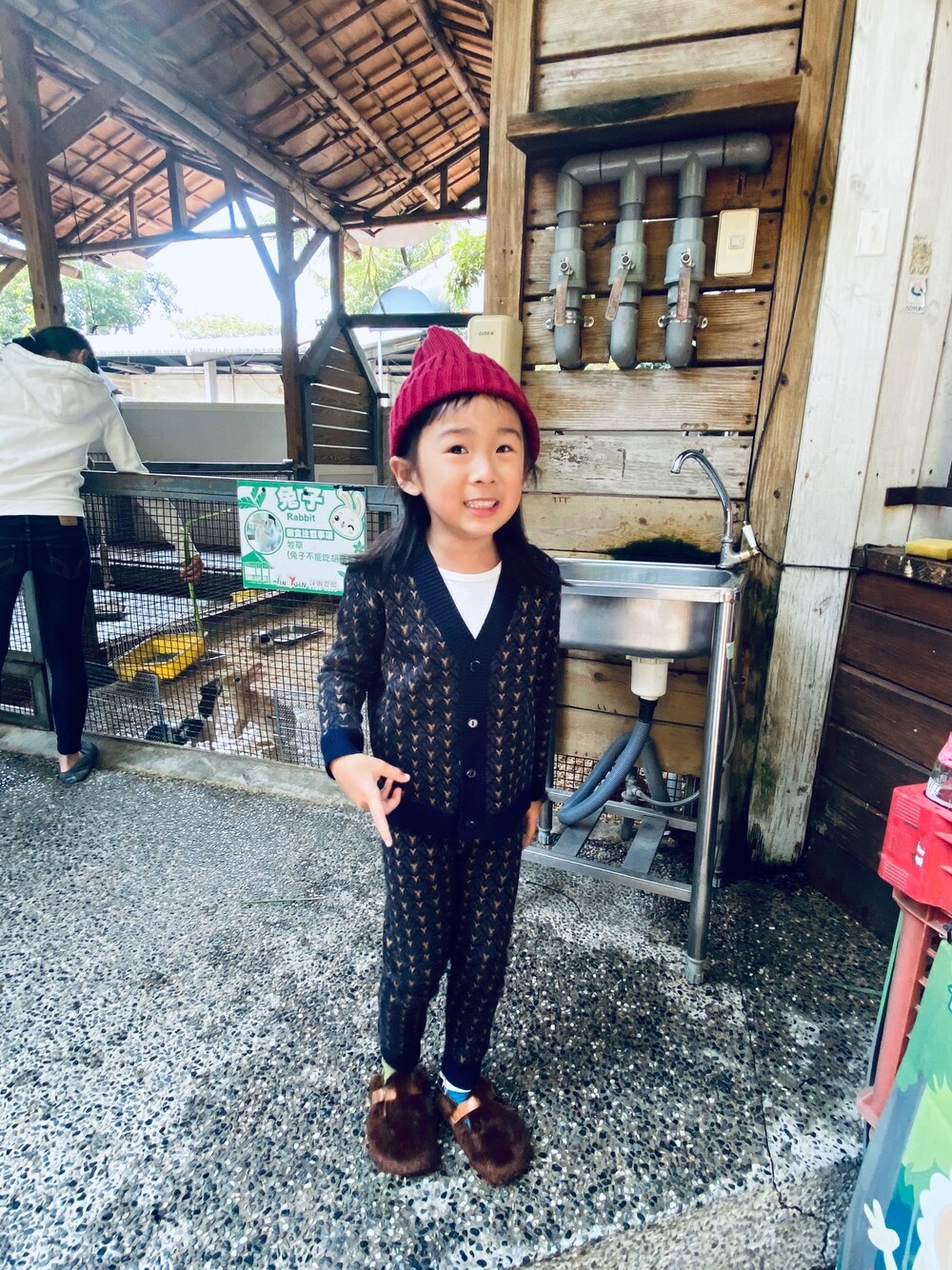 「Nativeのアイテム（カバーオール、ブルー系）」を使った、萌萌vs咩咩（小小無臉男）さん（キッズ・120cm）の冬コーディネートの1枚目の写真