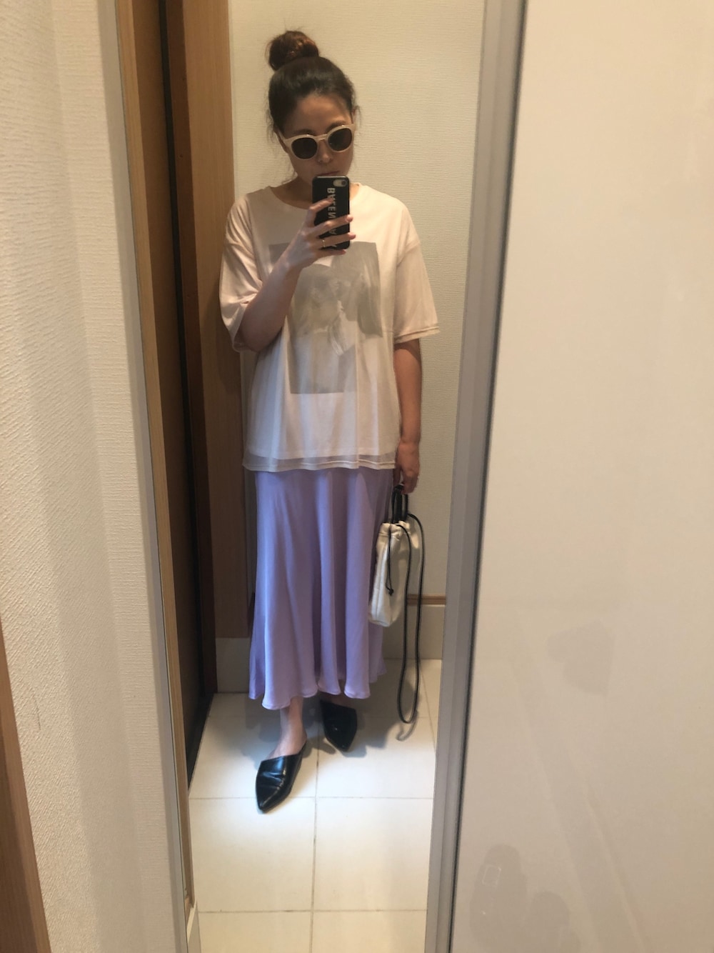 「サテンスカート、チュールTシャツ、休日スタイル、大人カジュアル、ママコーデ、カジュアルコーデ、いいね、save、フォローお願いします🤑」｜「ZARAのアイテム（Tシャツ/カットソー、ベージュ系）」を使った、 charmyukaさん（レディース・158cm）の夏コーディネートの1枚目の写真