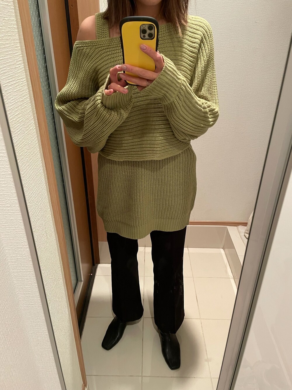 「フレアパンツ、GRL、GU、ピスタチオグリーン、ママコーデ、いいね、save、フォローお願いします🤑」｜「GRLのアイテム（ニット/セーター、グリーン系）」を使った、 charmyukaさん（レディース・158cm）の冬コーディネートの1枚目の写真