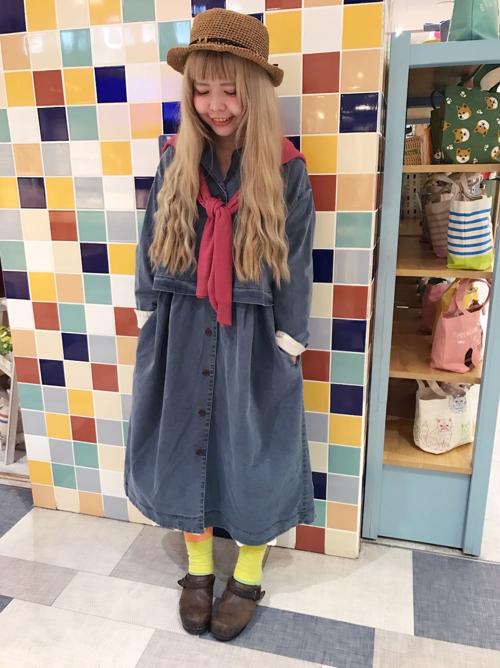 「秋コーデ、CALINER、ワンピース、カリネ、帽子、帽子だいすき、Tiara Tiara goods、Tiara tiara、Taiwan、Tainan」｜「CALINERのアイテム（シャツワンピース、ブルー系）」を使った、Kuriさん（レディース・156cm）の秋コーディネートの1枚目の写真