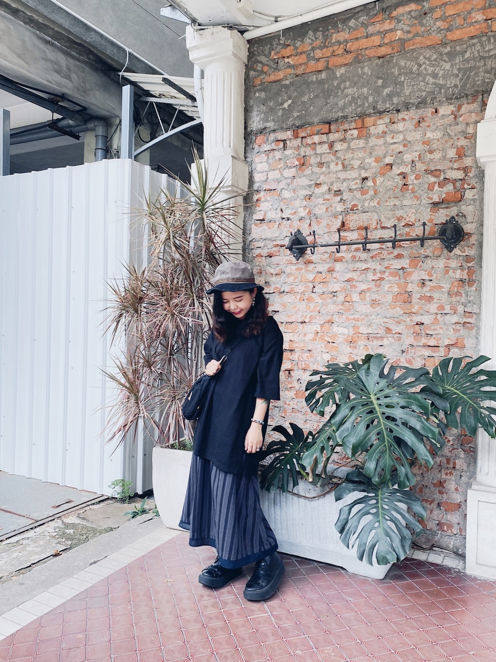「ootd、夏、Tiara Tiara goods、Tiara tiara、oversize、NORTHERN TRUCK、Tokyo bopper、Taiwan、Tainan」｜「tiara tiara goodsのアイテム（Tシャツ/カットソー、ブラック系）」を使った、Kuriさん（レディース・156cm）の夏コーディネートの1枚目の写真