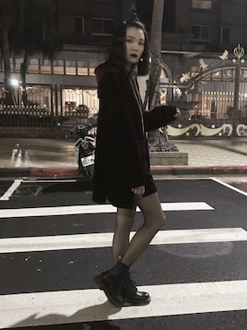 「Dr. Martens（ドクターマーチン）のアイテム（シューズ、ブラック系）」を使った、潘小潁さん（レディース）の春コーディネート