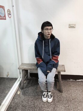 「NEW BALANCE（ニューバランス）のアイテム（シューズ、ホワイト系）」を使った、潘小潁さん（レディース）の春コーディネート