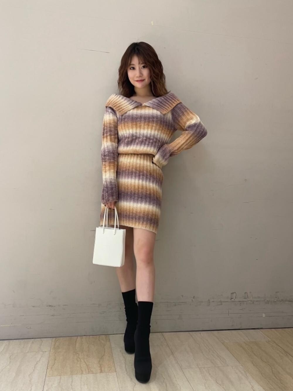 「タイトスカート、セットアップ、冬コーデ、カジュアルコーデ、厚底ブーツ、タイトワンピ、骨格ストレート、setup、秋🍁コーデ、ショートブーツ👢」｜「SPIRALGIRLのハイウエストハイパースキニーデニム（デニムパンツ、ブルー系）」を使った、kaoriさん（レディース・156cm）の秋コーディネートの1枚目の写真