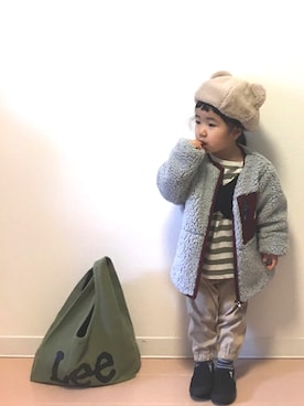 「Lee（リー）のアイテム（ノーカラージャケット）」を使った、Neneneさん（キッズ・90cm）の冬コーディネート