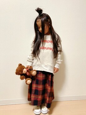 「pairmanon（ペアマノン）のアイテム（ジャンパースカート）」を使った、Neneneさん（キッズ・110cm）の冬コーディネート