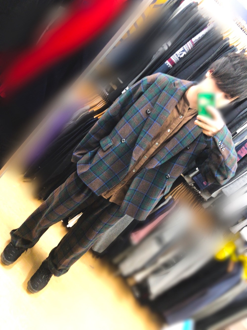 「大人カジュアル、セットアップ、ビックシルエット、チェック、古着MIX、キレイめ、古着好きな人と繋がりたい、オーバーサイズ、ゆるコーデ、いいね、save、フォローお願いします🤑」｜「Jiedaのアイテム（セットアップ、グリーン系）」を使った、りよーう)さん（メンズ・172cm）の冬コーディネートの1枚目の写真