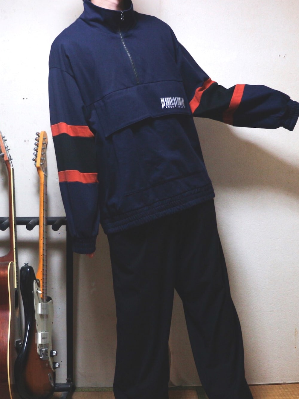 「ハーフジップ、おしゃれさんと繋がりたい、休日スタイル、ドメスティックブランド、ブラックコーデ、古着好きな人と繋がりたい、いいね、save、フォローお願いします🤑、相互フォロー、シンプルコーデ」｜「SHAREEFのアイテム（スウェット、ブルー系）」を使った、りよーう)さん（メンズ・172cm）の春コーディネートの1枚目の写真