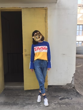 「uooyaaのアイテム（ニット/セーター、ブルー系）」を使った、悦小捶さん（レディース・168cm）の冬コーディネート