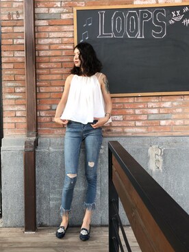 「FREE PEOPLE（フリーピープル）のアイテム（デニムパンツ、ブルー系）」を使った、悦小捶さん（レディース・168cm）の夏コーディネート