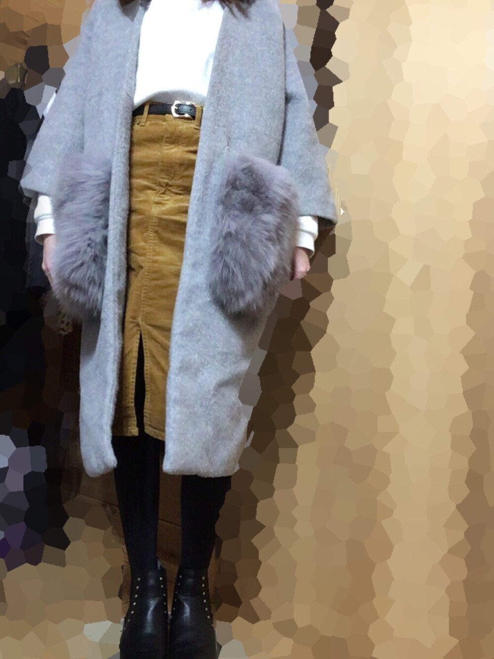 「シンプル、大人コーデ、スカート、GU、ブラウン、タイトスカート、ファーポケット、ファーポケットコート、ロングコート、サイドゴアブーツ」｜「no brandのアイテム（ジャケット/アウター、グレー系）」を使った、あいすさん（レディース・159cm）の冬コーディネートの1枚目の写真
