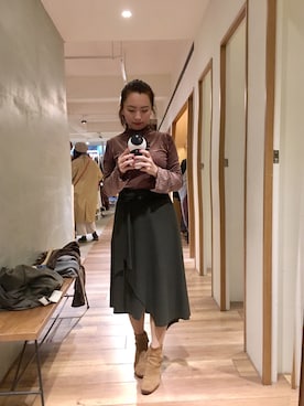 「アイテム（その他トップス、ブラウン系）」を使った、Abby Hungさん（レディース・153cm）の冬コーディネート