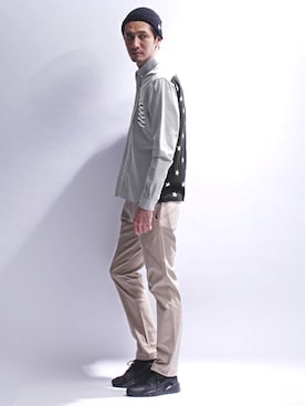 「BASECONTROL（ベースコントロール）のアイテム（チノパンツ）」を使った、BASESTATIONさん（メンズ・186cm）の春コーディネート