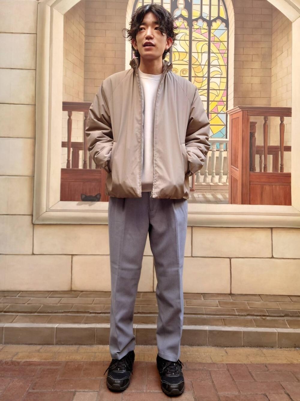「大人カジュアル、casual、シンサレート、一押しのアウタースタイル」｜「green label relaxingのCM CO スウェット ライク クルーネック ニット（ニット/セーター、ベージュ系）」を使った、Itsukiさん（メンズ・180cm）の秋コーディネートの1枚目の写真