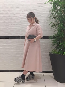 「amelier MAJESTIC LEGON（アメリエルマジェスティックレゴン）のアイテム（シャツワンピース）」を使った、マジェスティックレゴンソラリアプラザ店スタッフさん（レディース・148cm）の春コーディネート