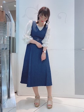「フェミニンコーデ」｜「アイテム（ジャンパースカート）」を使った、マジェスティックレゴンソラリアプラザ店スタッフさん（レディース・157cm）の春コーディネート