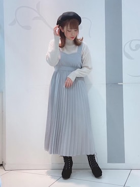 「プリーツ」｜「アイテム（ハンチング/ベレー帽）」を使った、マジェスティックレゴンソラリアプラザ店スタッフさん（レディース・157cm）の冬コーディネート