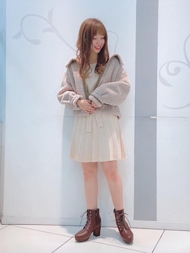 「プリーツ」｜「アイテム（その他アウター）」を使った、マジェスティックレゴンソラリアプラザ店スタッフさん（レディース・163cm）の冬コーディネート