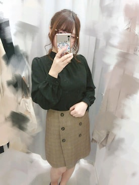「GU（ジーユー）のアイテム（シャツ/ブラウス、ブラック系）」を使った、おもちさん（レディース・164cm）の秋コーディネート