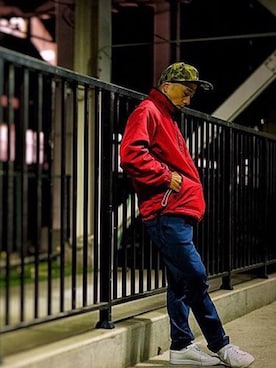 「red」｜「アイテム（ナイロンジャケット）」を使った、humannatureimageさん（メンズ・170cm）の秋コーディネート