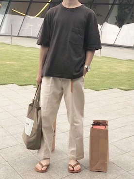 「ビーサン」｜「アイテム（腕時計）」を使った、Chiakiさん（メンズ・175cm）の春コーディネート