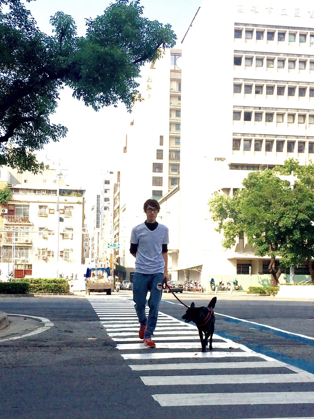 「Levi'sのアイテム（Tシャツ/カットソー、ホワイト系）」を使った、ilichuさん（メンズ・185cm）の冬コーディネートの1枚目の写真