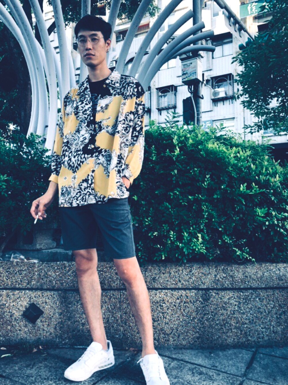 「天母二手市集のアイテム（シャツ/ブラウス、イエロー系）」を使った、ilichuさん（メンズ・185cm）の秋コーディネートの1枚目の写真