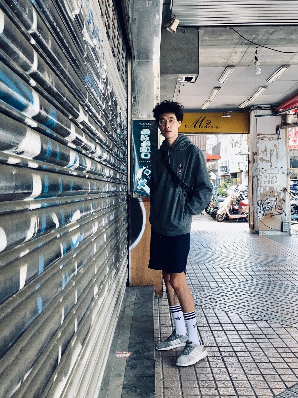 「POLOのアイテム（トップス、シルバー系）」を使った、ilichuさん（メンズ・185cm）の秋コーディネートの1枚目の写真