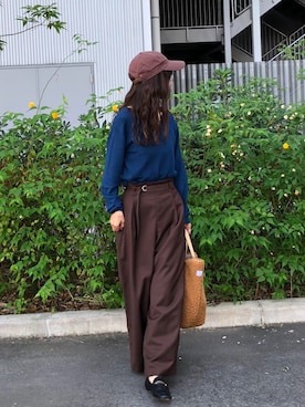 「CHARLES & KEITH（チャールズ & キース）のメタルディテールペニーローファー / METALLIC DETAIL PENNY LOAFERS（ローファー）」を使った、しずさん（レディース・156cm）の秋コーディネート