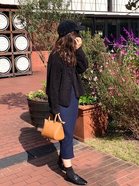 「CHARLES & KEITH（チャールズ & キース）のメタルディテールペニーローファー / METALLIC DETAIL PENNY LOAFERS（ローファー）」を使った、しずさん（レディース・156cm）の秋コーディネート