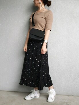 「ドット柄スカート」｜「アイテム（ショルダーバッグ）」を使った、laa.さん（レディース・158cm）の秋コーディネート