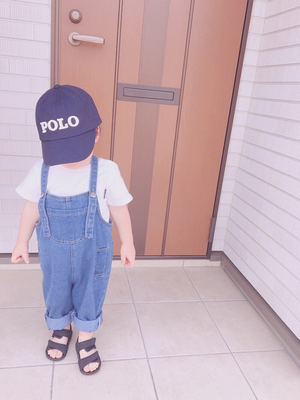 「キッズファッション、プチプラコーデ、男の子コーデ、シンプル」｜「POLO RALPH LAURENのアイテム（キャップ、ブルー系）」を使った、ぺさん（キッズ・80cm）の春コーディネートの1枚目の写真