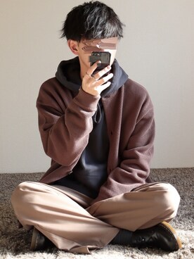 カーディガン ボレロを使った ベージュパンツ のメンズ人気ファッションコーディネート Wear