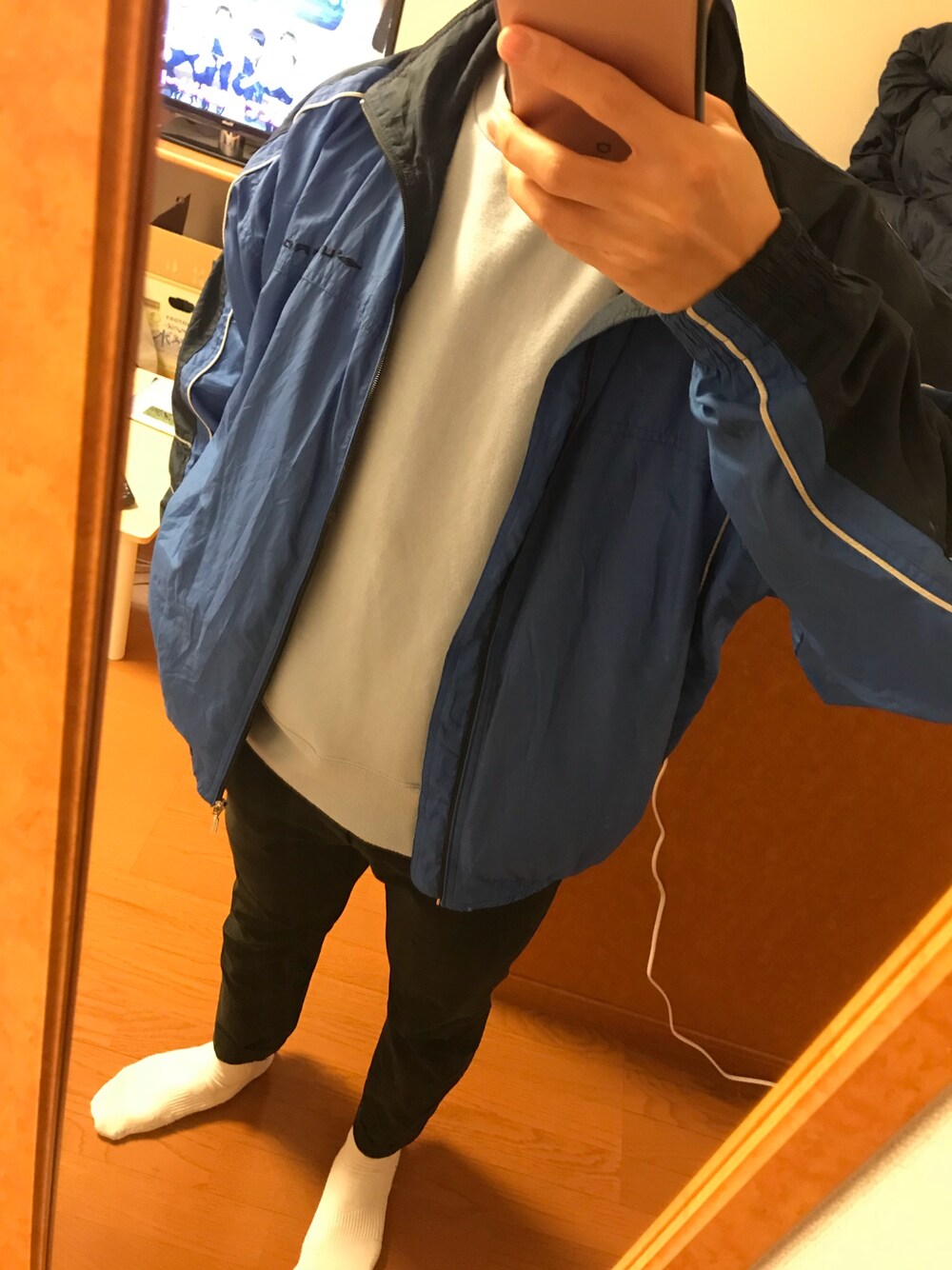 「お洒落さんとつながりたい、古着、ナイロンジャケット、アンブロ、ニコアンド、スウェット、ライトブルー、パステルカラー、春コーデ」｜「古着のアイテム（ナイロンジャケット、ブルー系）」を使った、るーさん（メンズ・170cm）の春コーディネートの1枚目の写真
