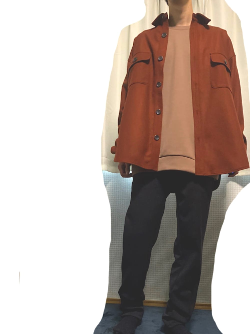 「CPOジャケット、スウェット、スラックス、ベージュ、黒、オーバーサイズ、秋色、秋冬コーデ、冬コーデ、おしゃれさんと繋がりたい」｜「NO NEEDのロングスリーブミリタリーオーバーサイズ起毛CPOジャケット（ミリタリージャケット、レッド系）」を使った、しょうさん（メンズ・170cm）の秋コーディネートの1枚目の写真