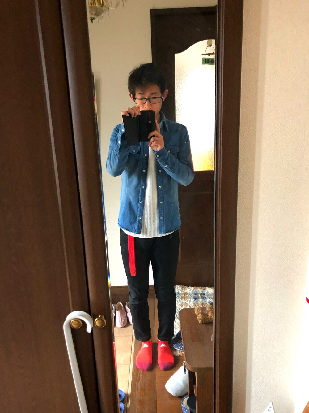 「おしゃれさんと繋がりたい、デニムジャケット、はるコーデ」｜「GLORYのアイテム（Tシャツ/カットソー、ホワイト系）」を使った、ゆーやんさん（メンズ・167cm）の春コーディネートの1枚目の写真
